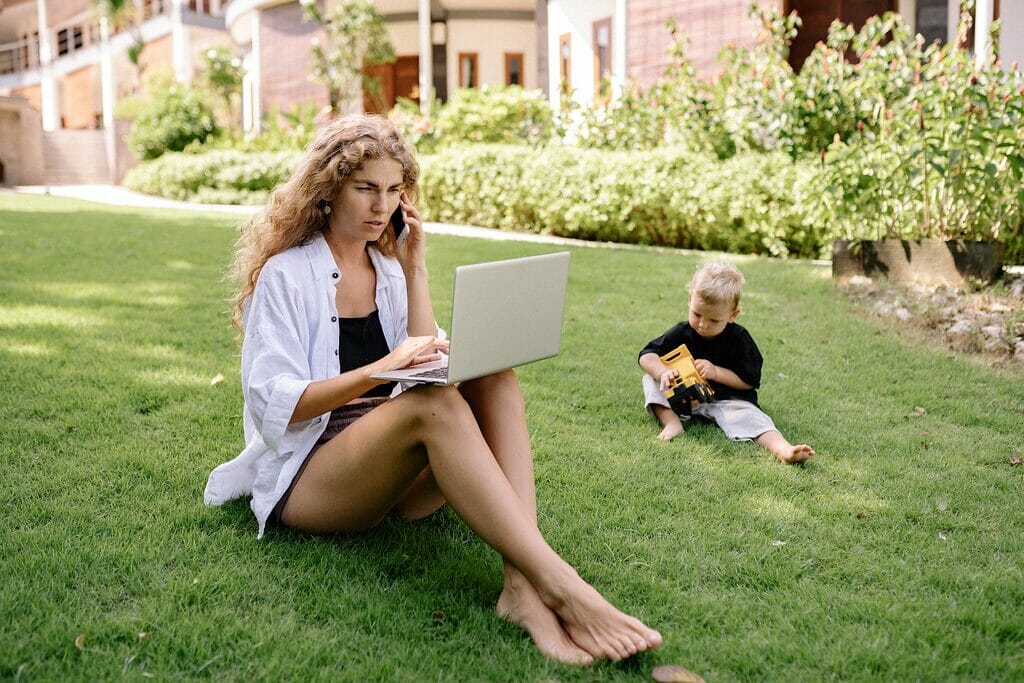 iwork.ph - Discover the top 8 best online jobs in the Philippines. Work from home and earn big with these remote job opportunities for Filipinos. - 8 High Paying Online Jobs in the Philippines: Work from Home Now